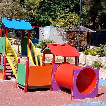 アパート R A M L J A K - 